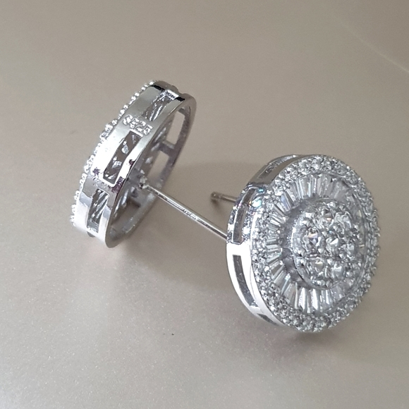 Pretty Silver Round Diamond Earrings - Picture 3 of 4
